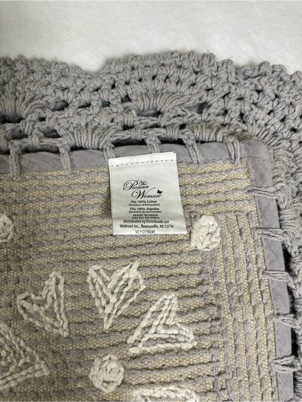 The Pioneer Woman Mazie Floral Crochet Bath Rug 20x32 Gray Silver NWT